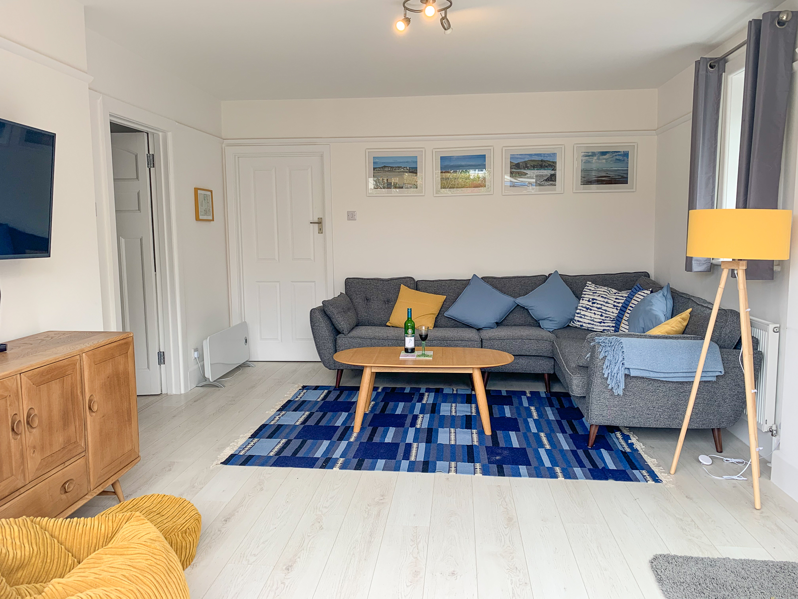 The sitting room in the holiday apartment